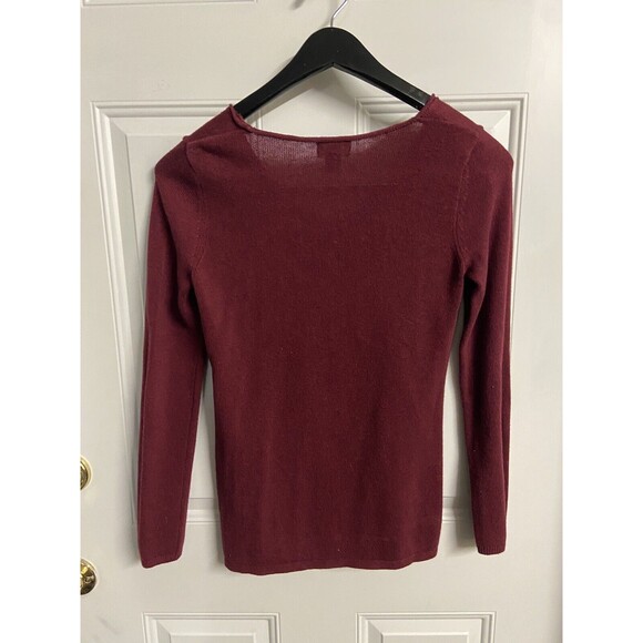 Old Navy Sweater Womens Small Burgundy V Neck Long Sleeved Tight Knit Pullover - Picture 4 of 4